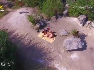 Telanjang pantai seks, voyeur video diambil oleh sebuah drone