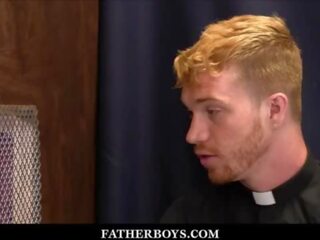 Guaperas católico chico ryland kingsley follada por pelirroja priest dacotah rojo durante confession