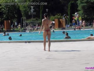 Pludmale voyeur karstās bikini meitenes topless nelabs weasel