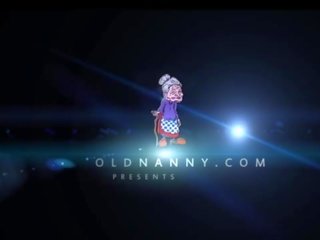 Oldnanny قديم و شاب امرأة غير استمناء مع بالغ لعبة