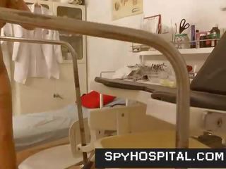 Karštas kojos aukštas kulnai paauglys nuvyko į gynecologist paslėptas kamera video