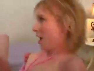 Lief teenie alexa lynn echt packs in de lul zuigen wild